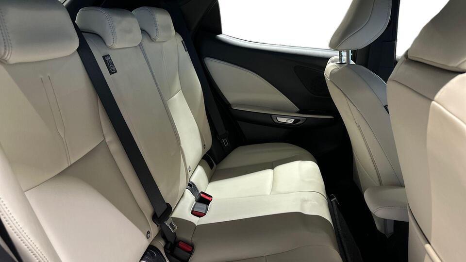 Lexus LBX vaihtoauto