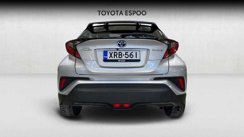 Toyota C-HR vaihtoauto