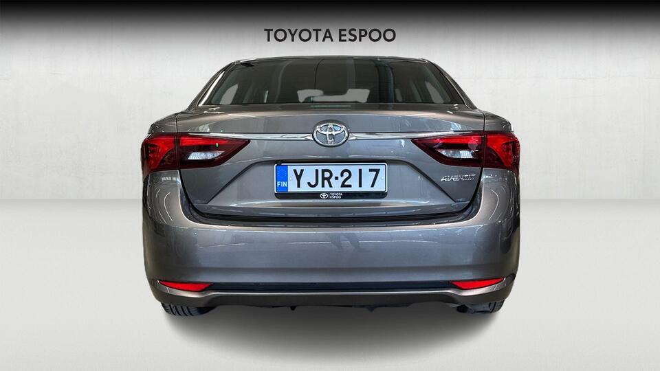 Toyota Avensis vaihtoauto