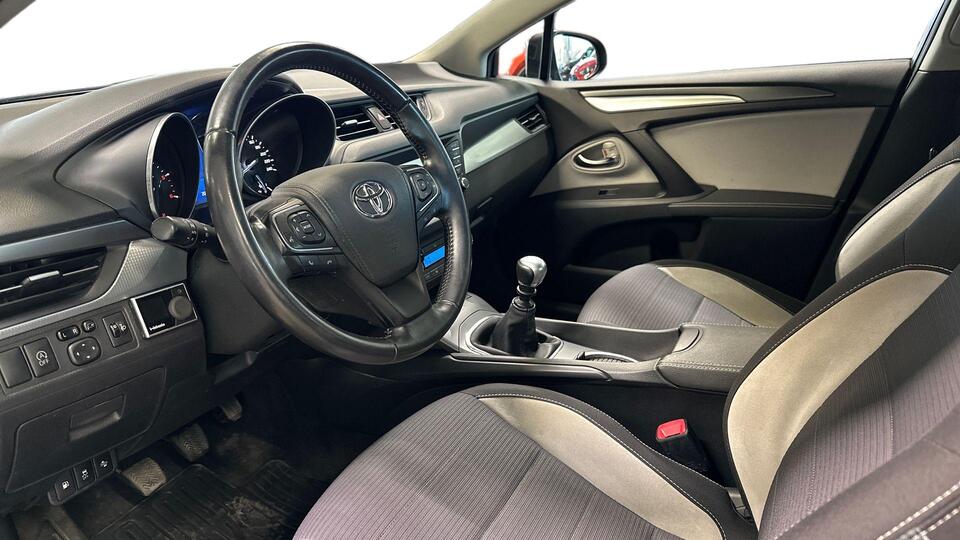 Toyota Avensis vaihtoauto