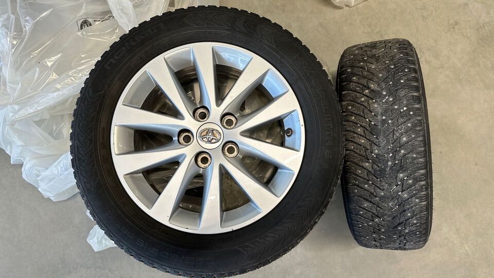 Toyota Avensis vaihtoauto