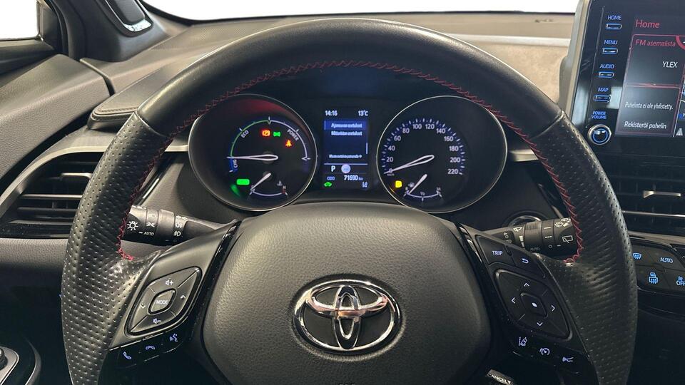 Toyota C-HR vaihtoauto