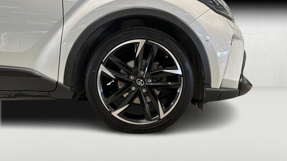 Toyota C-HR vaihtoauto