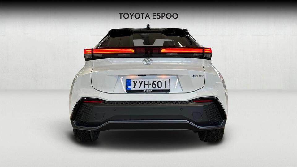 Toyota C-HR vaihtoauto