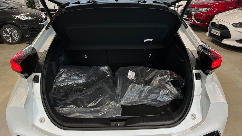 Toyota C-HR vaihtoauto