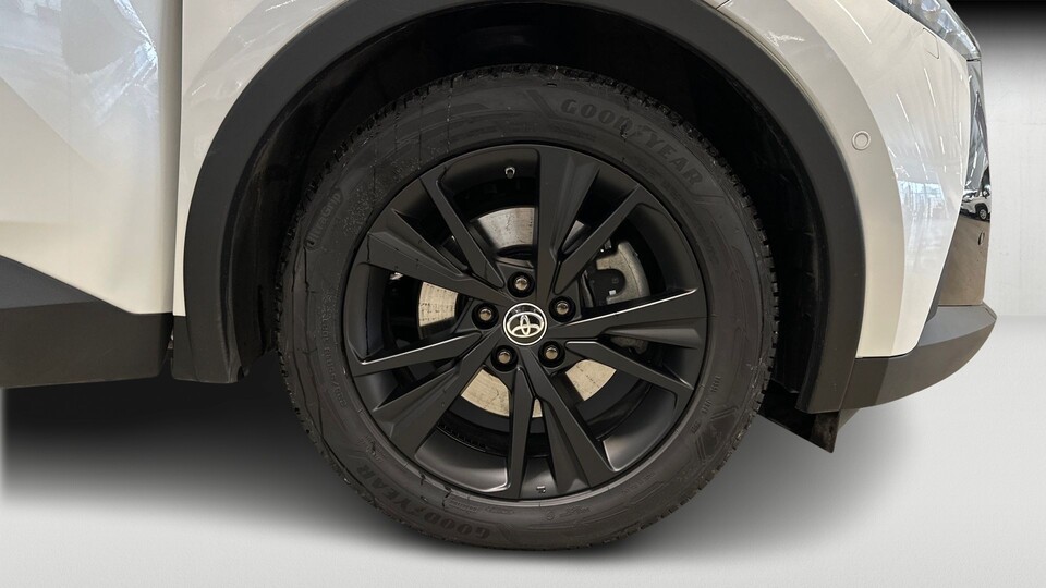 Toyota C-HR vaihtoauto