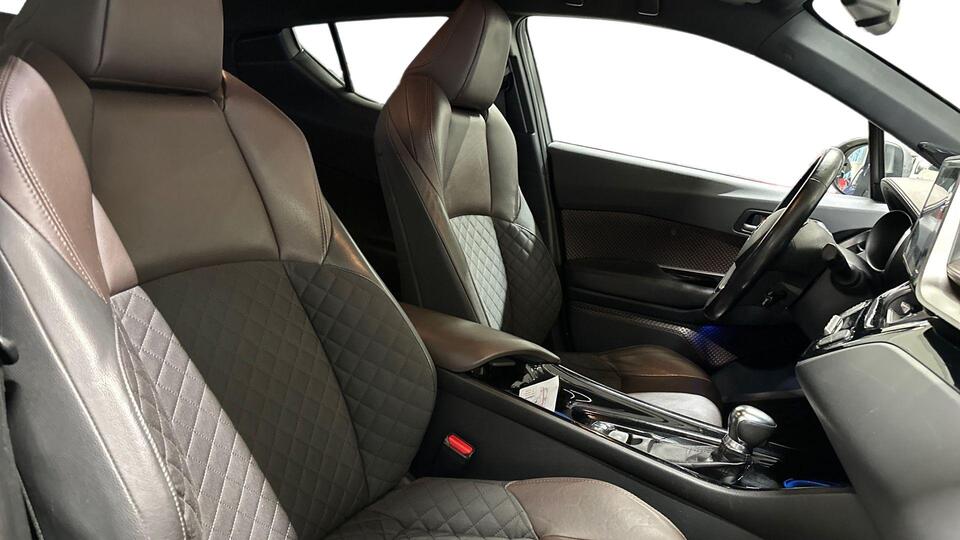 Toyota C-HR vaihtoauto