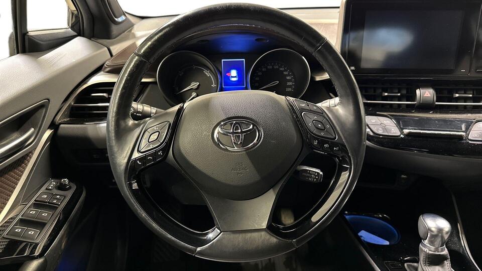 Toyota C-HR vaihtoauto