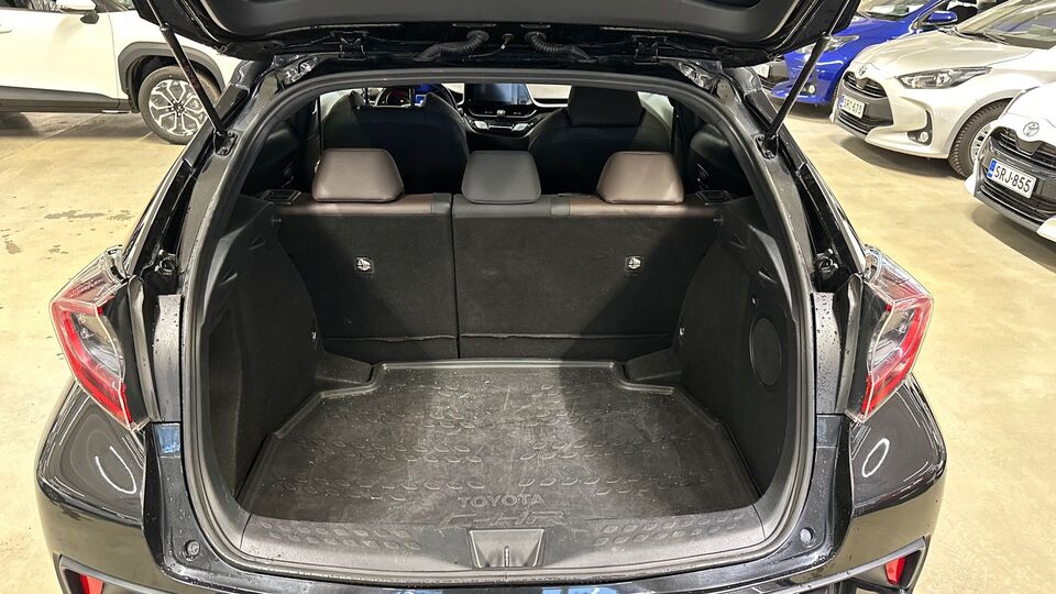 Toyota C-HR vaihtoauto