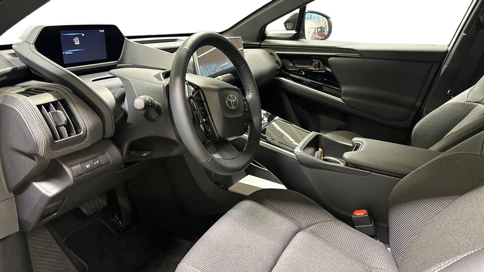 Toyota bZ4X vaihtoauto