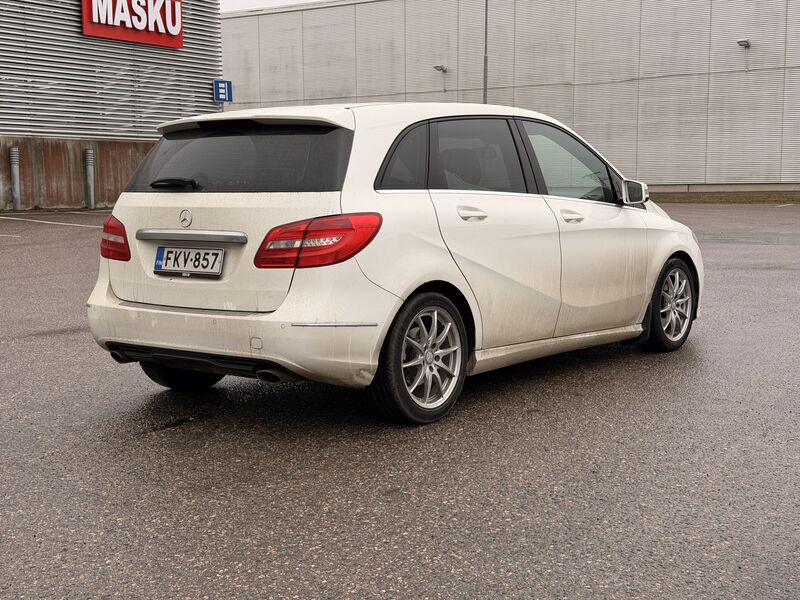 Mercedes-Benz B vaihtoauto