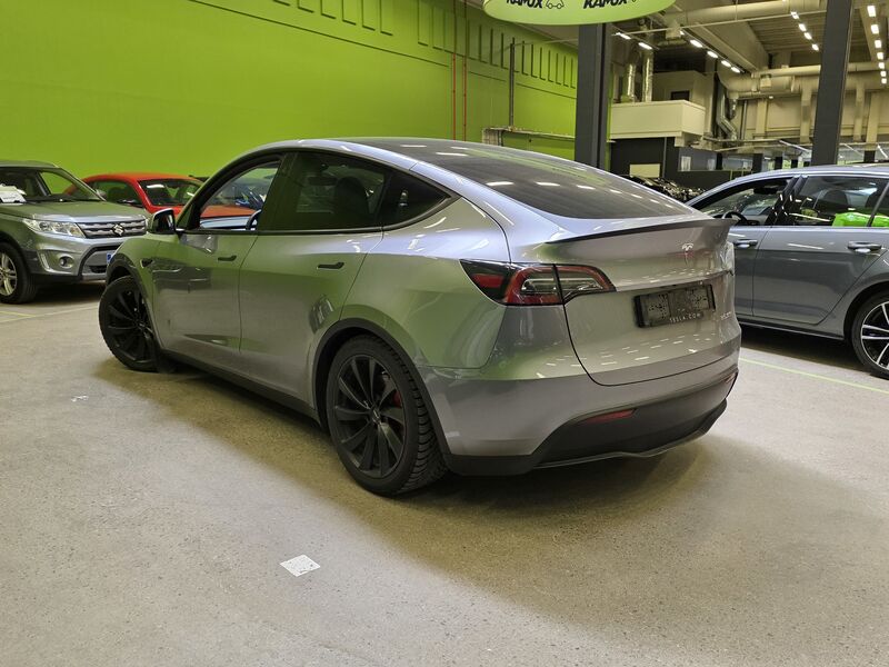 Tesla Model Y vaihtoauto