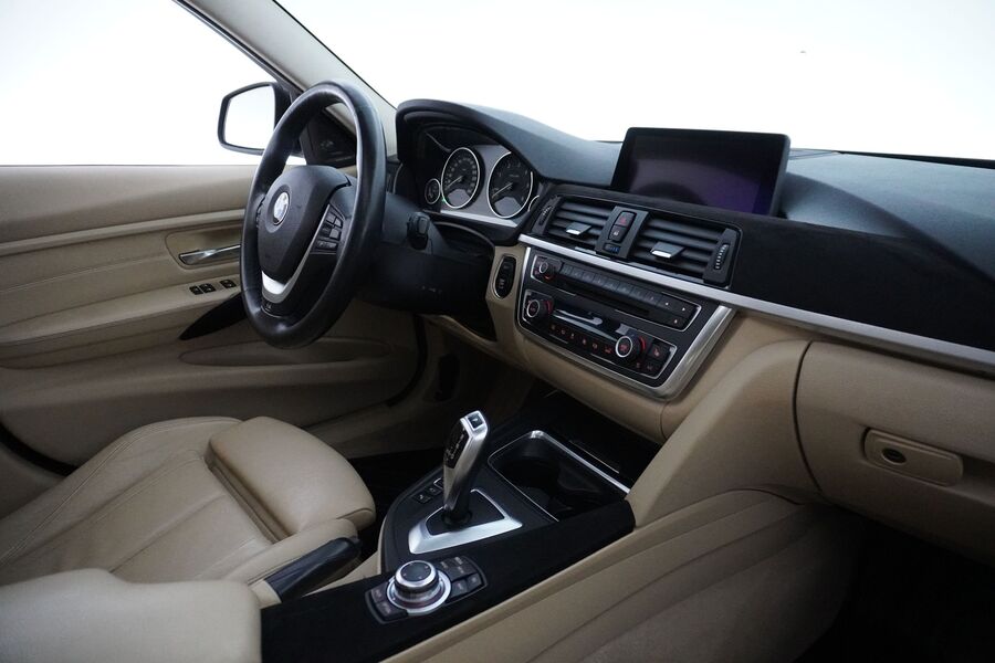 BMW 330 vaihtoauto