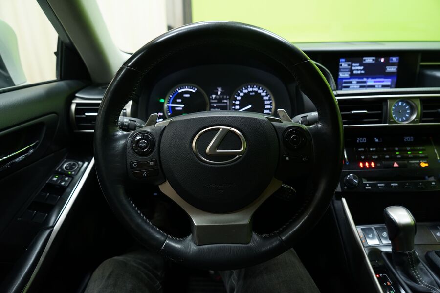 Lexus IS vaihtoauto