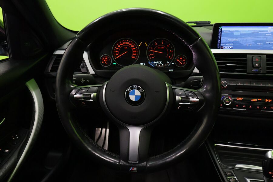 BMW 330 vaihtoauto
