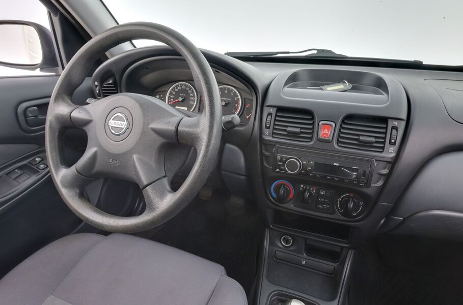 Nissan Almera vaihtoauto
