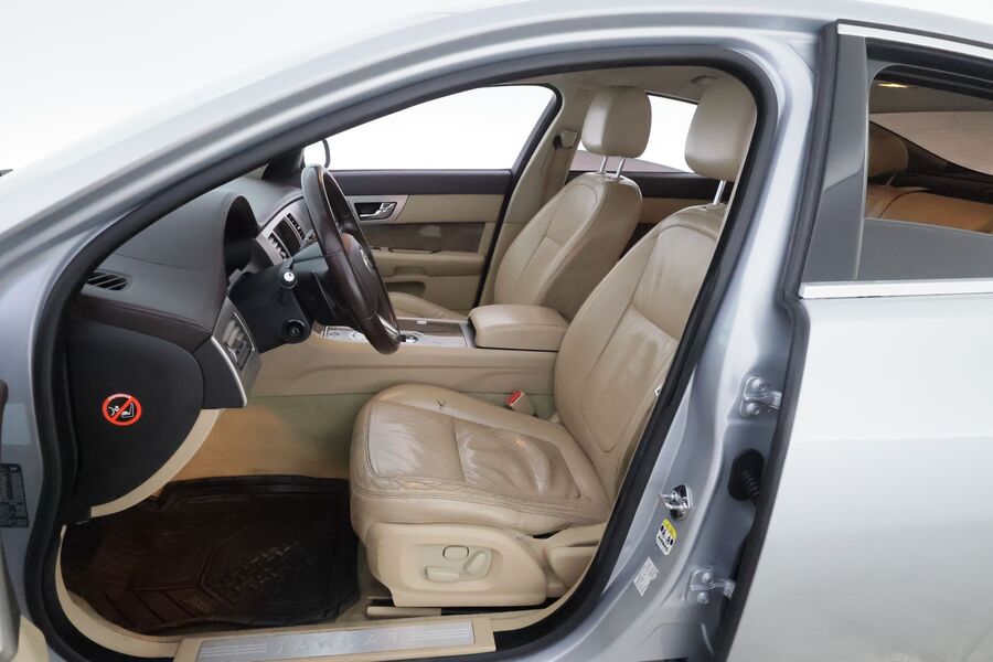 Jaguar XF vaihtoauto